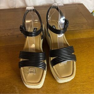 Nine West Black and Tan Sandals
